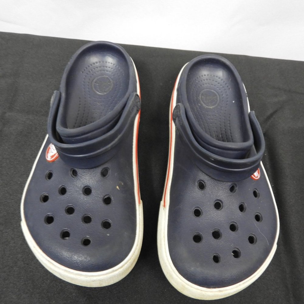 H269 Crocs Navy White Red Size 12-13